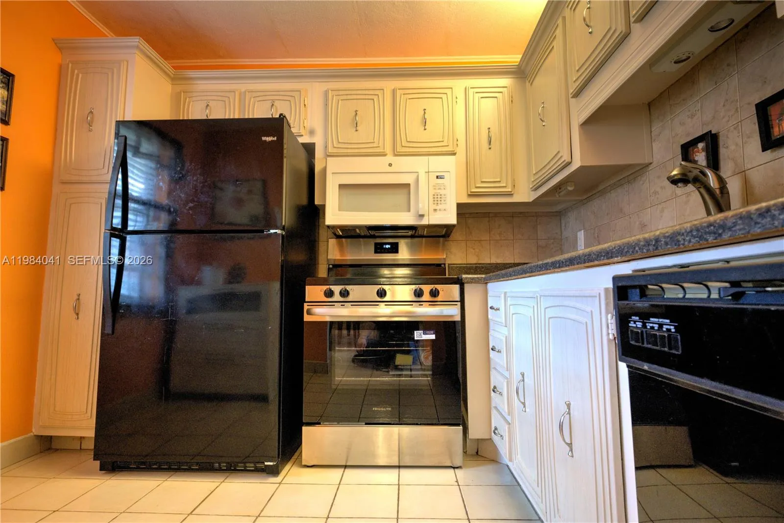 2841 Somerset Dr # 318, Lauderdale Lakes FL 33311