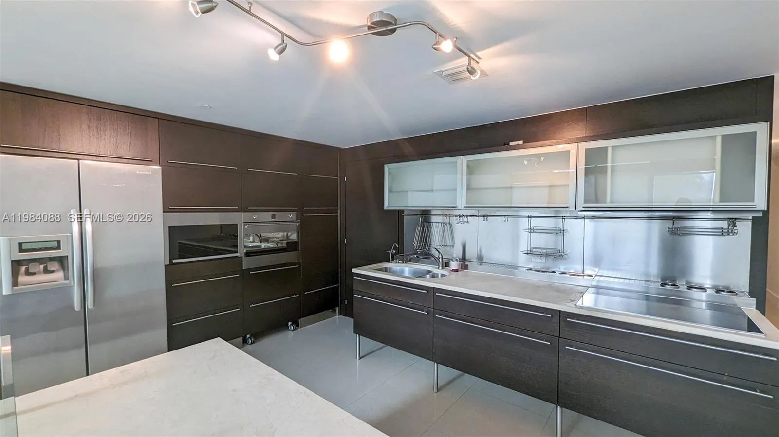 6000 Collins Ave # 111, Miami Beach FL 33140
