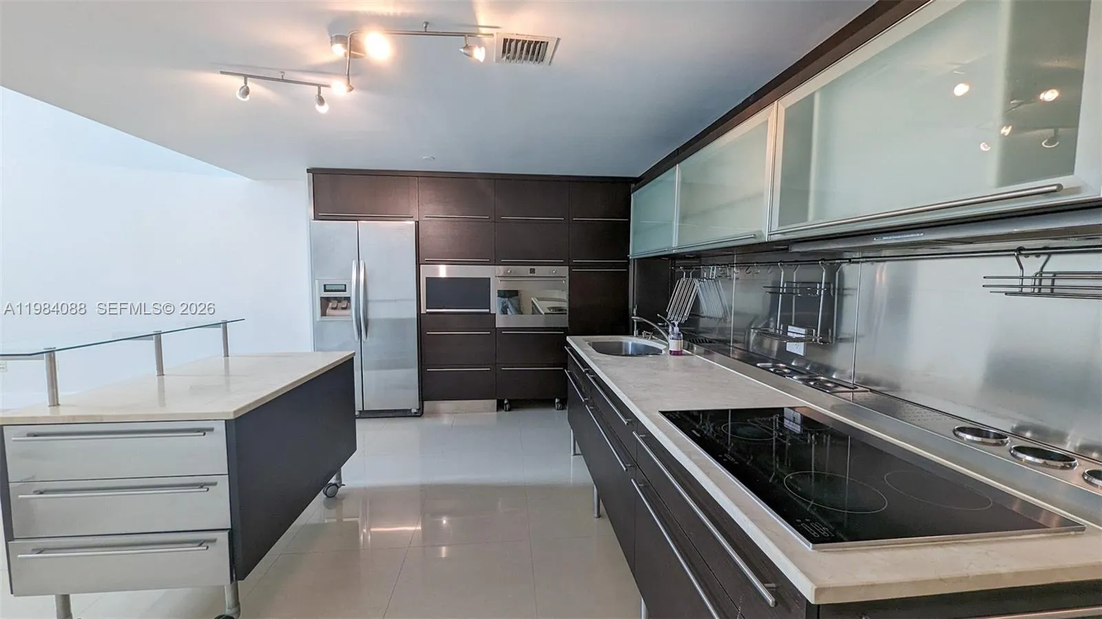 6000 Collins Ave # 111, Miami Beach FL 33140