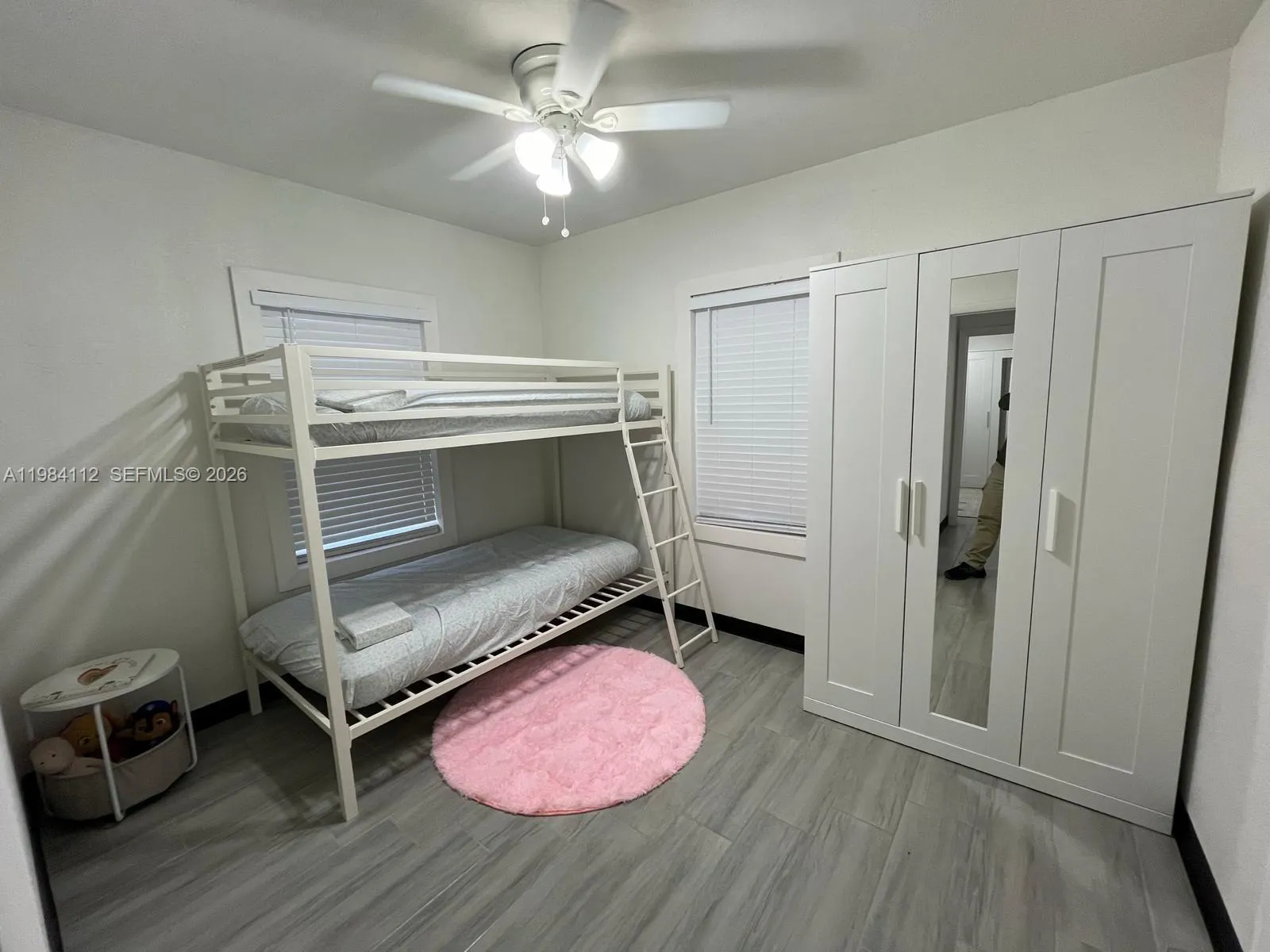 140 NW 13th St, Miami FL 33136