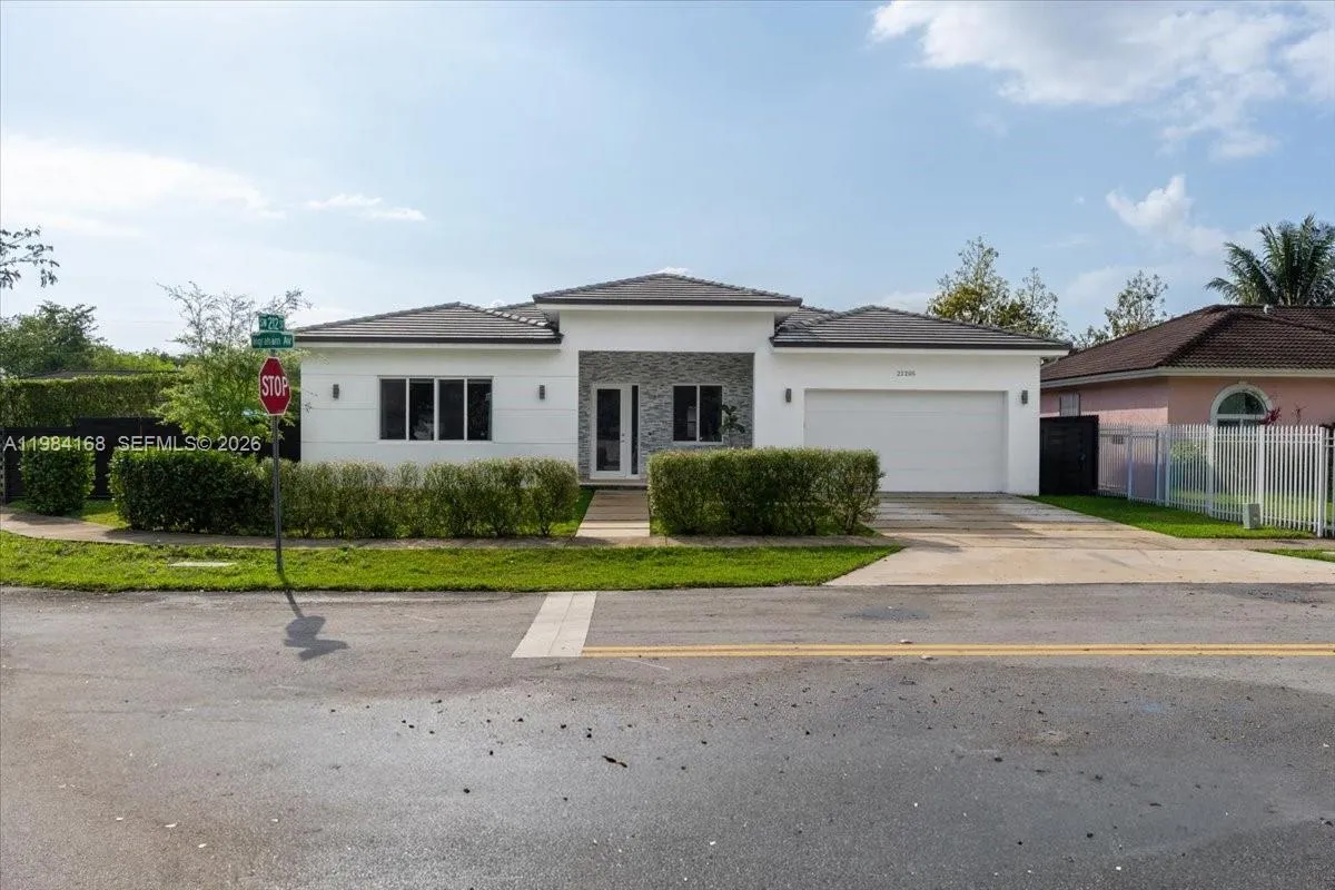 4 bedroom 4 bath for sale at 21205 Ingraham Ave Rd, Cutler Bay FL 33189
