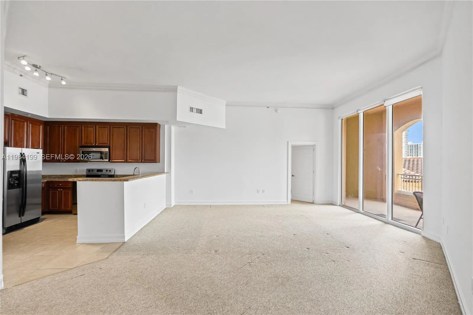 2 bedroom 2 bath for sale at 3001 NE 185th St # 716, Aventura FL 33180