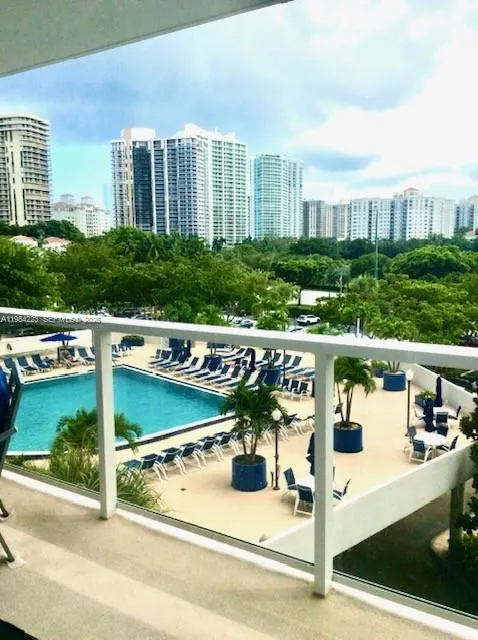 3701 N Country Club Dr # 504, Aventura FL 33180