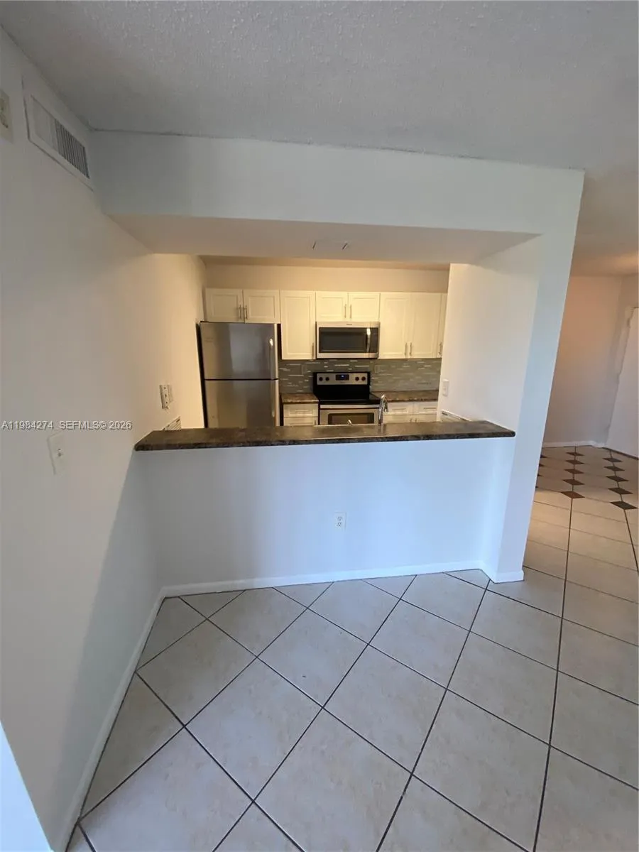 7035 NW 186th St # D305, Hialeah FL 33015