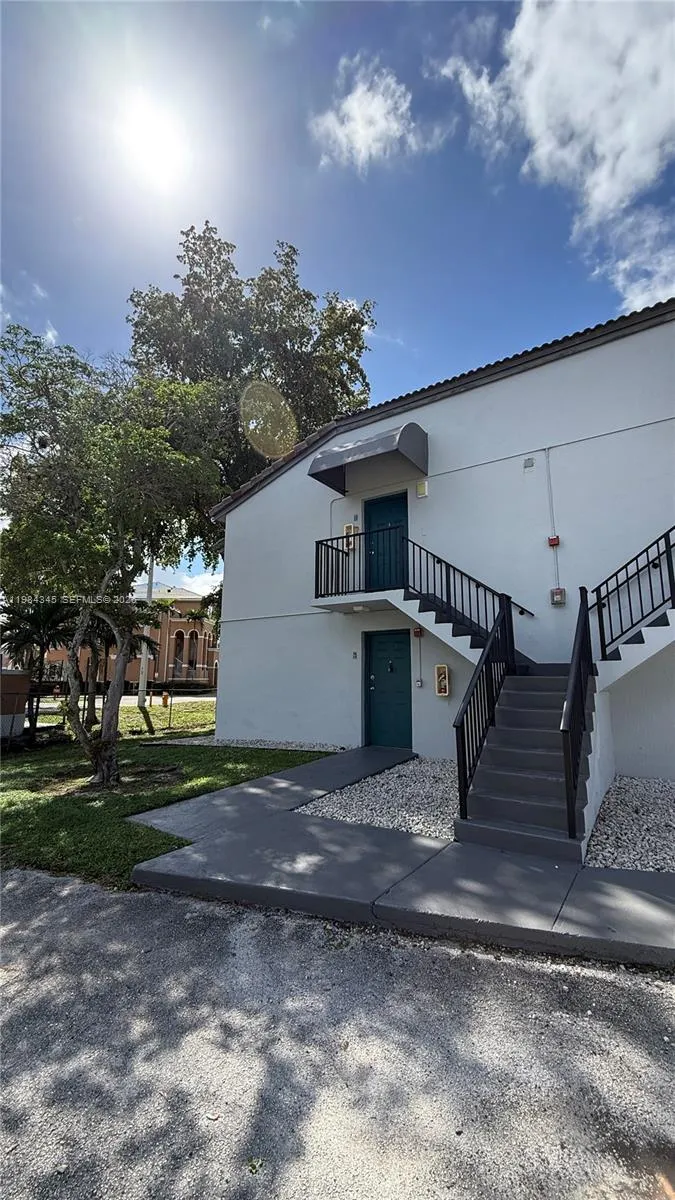 7210 NW 179th St # 105, Hialeah FL 33015