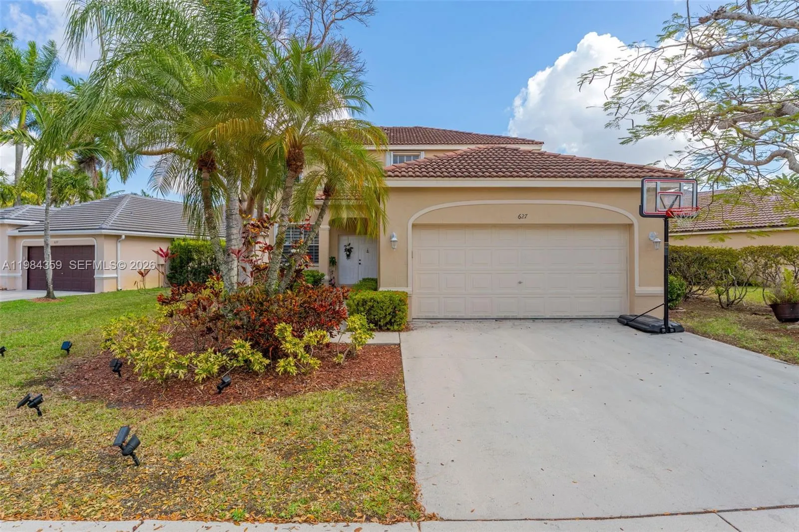 4 bedroom 2 bath for sale at 627 Willow Bend Rd, Weston FL 33327