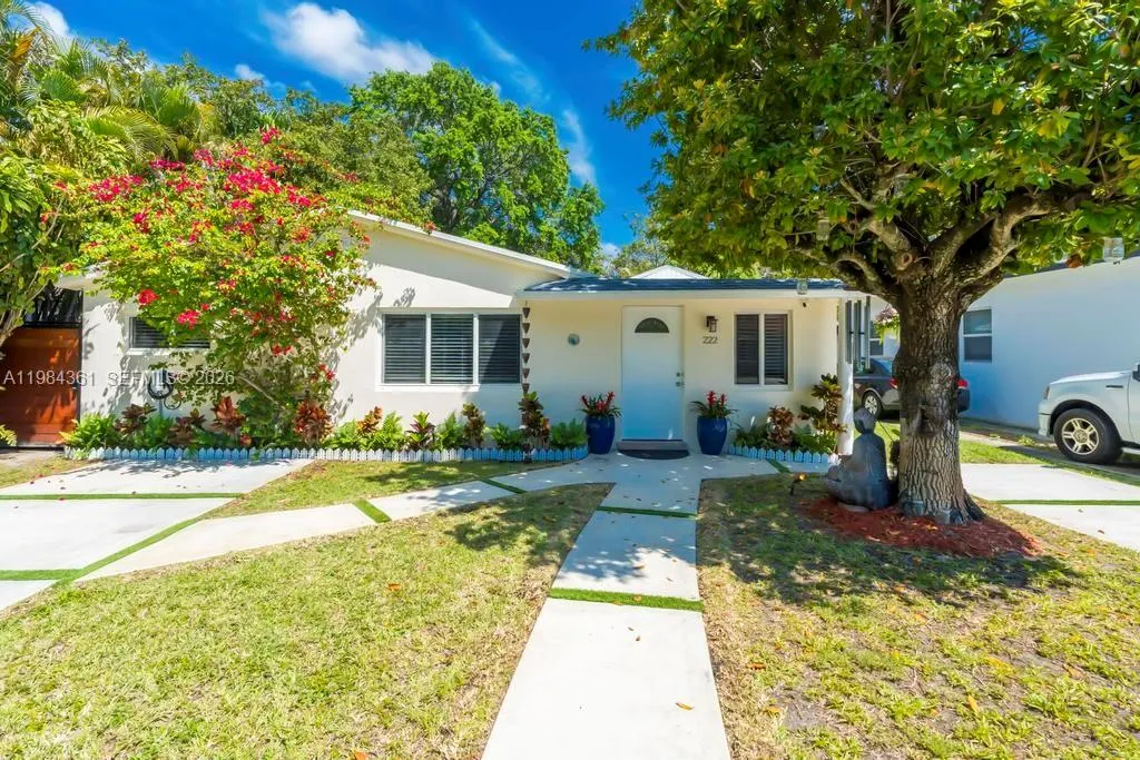 222 SW 7th St, Dania Beach FL 33004