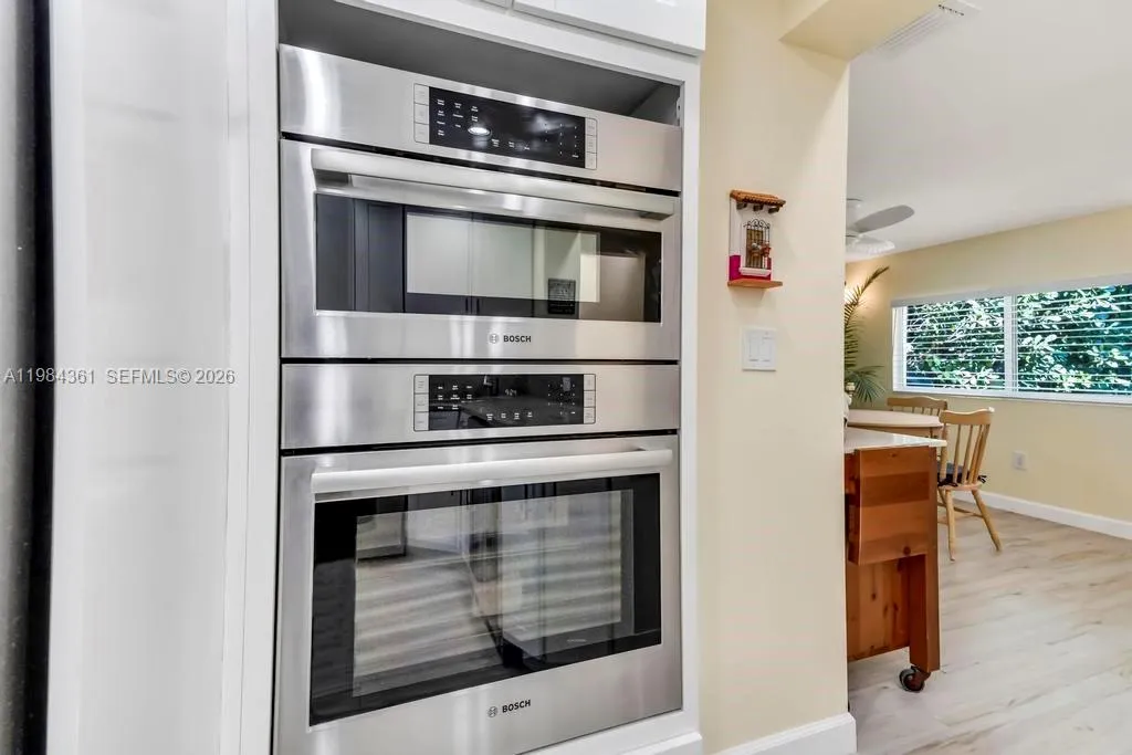 222 SW 7th St, Dania Beach FL 33004
