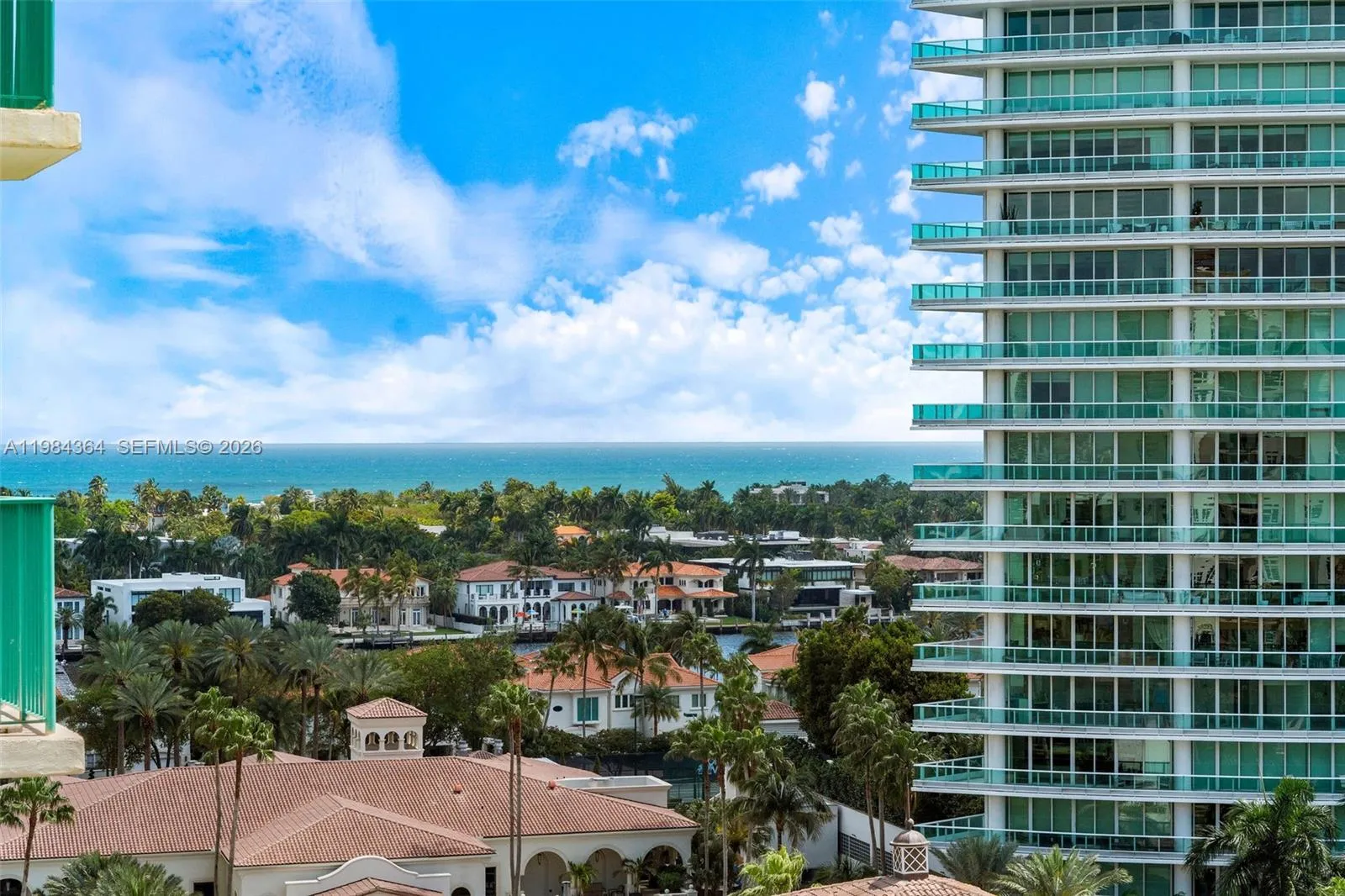 2 bedroom 2 bath for sale at 20000 E Country Club Dr # 1109, Aventura FL 33180