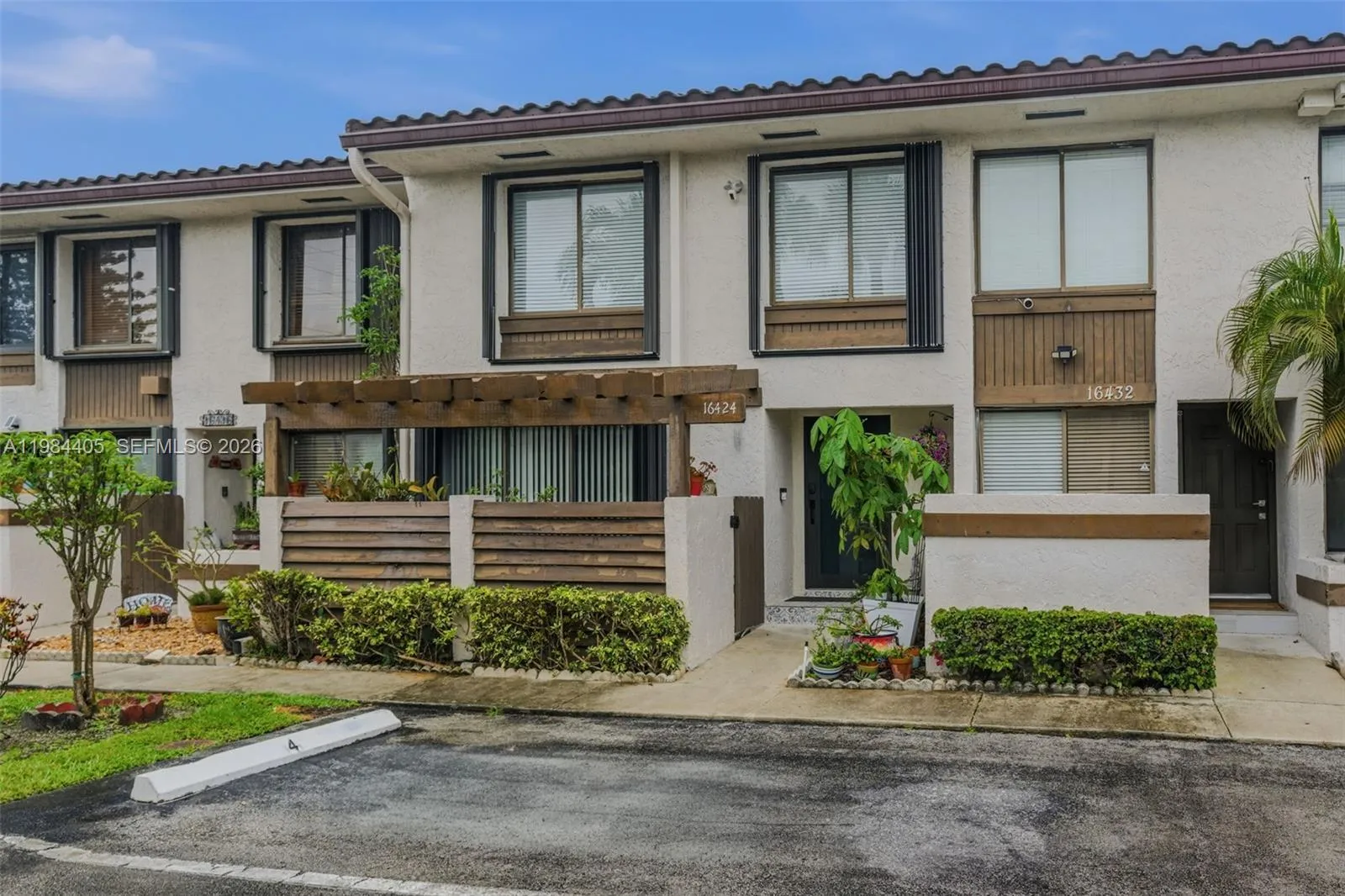 3 bedroom 2 bath for sale at 16424 NE 26th Ave # 4, North Miami Beach FL 33160