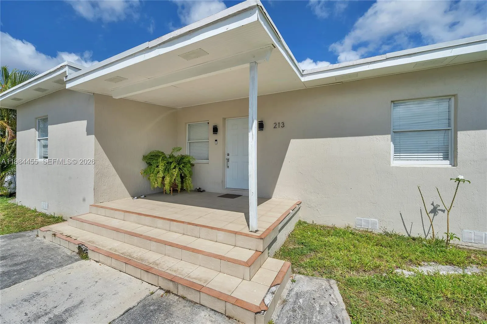 213 W 20th St, Hialeah FL 33010