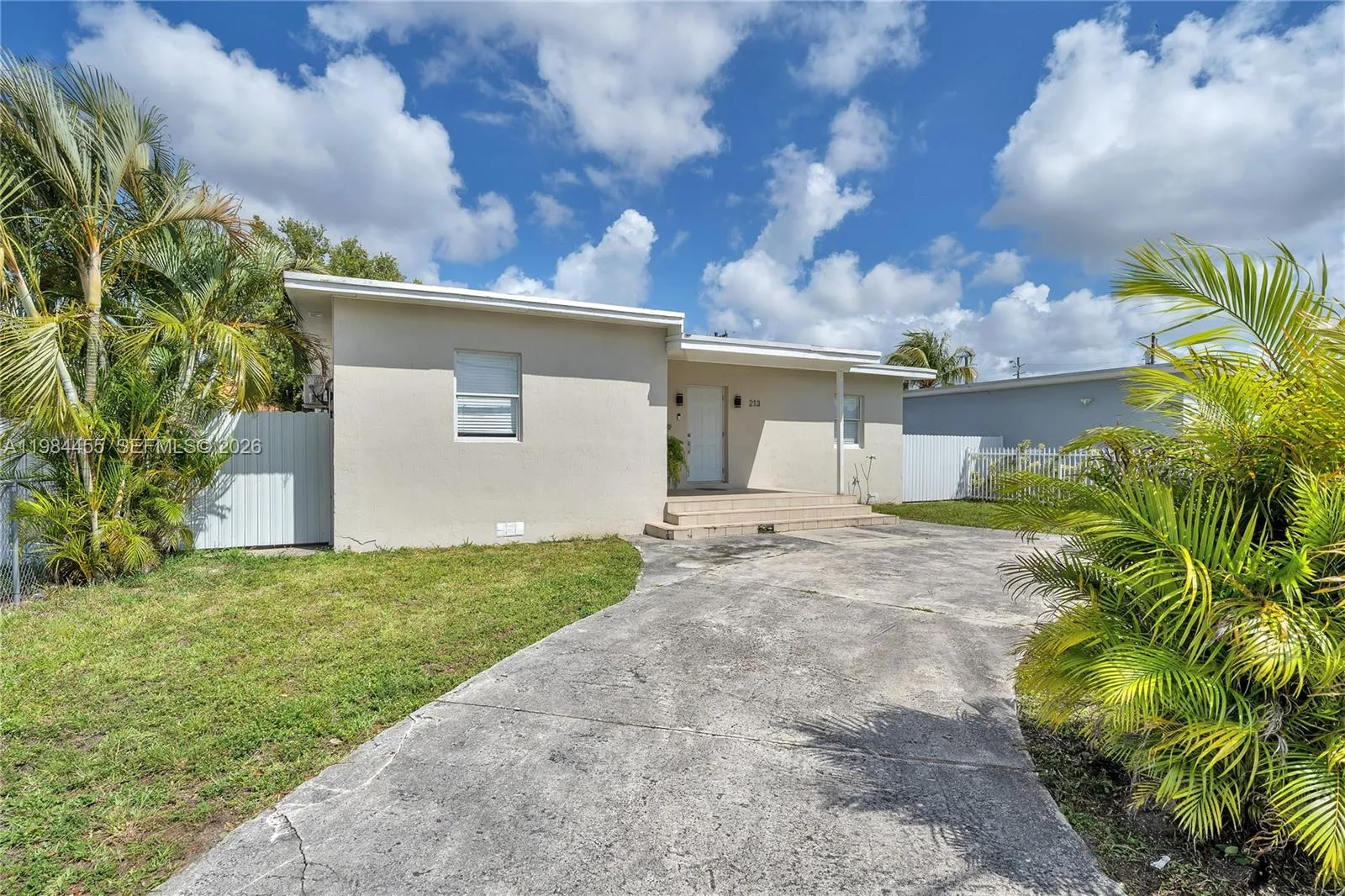 213 W 20th St, Hialeah FL 33010