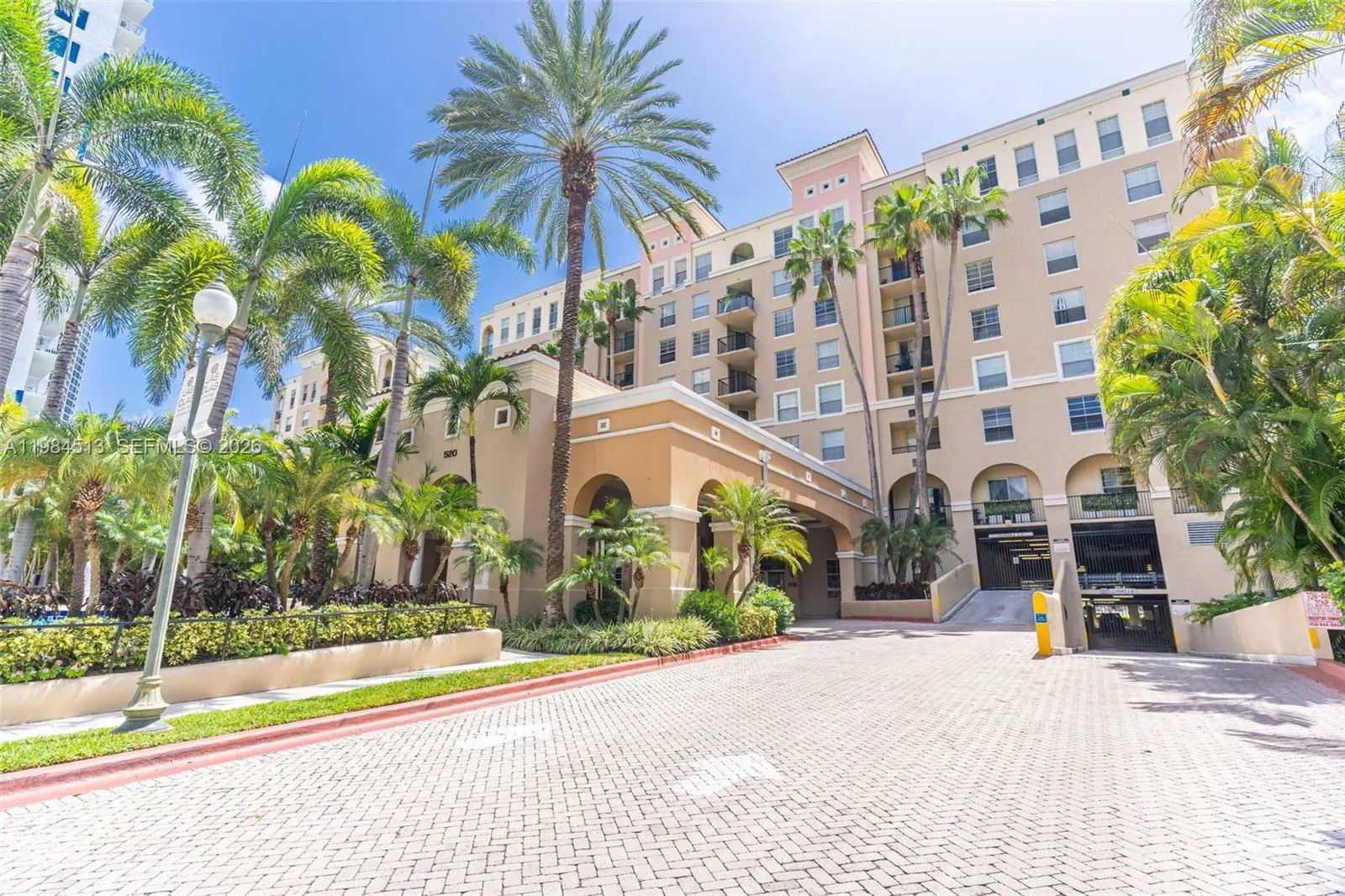 1 bedroom 1 bath for sale at 520 SE 5th Ave # 1307, Fort Lauderdale FL 33301