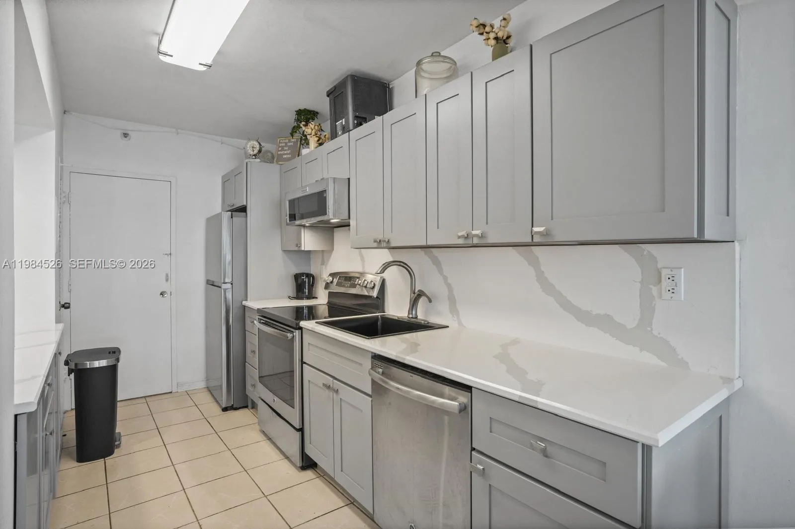 100 Lincoln Rd # 825, Miami Beach FL 33139