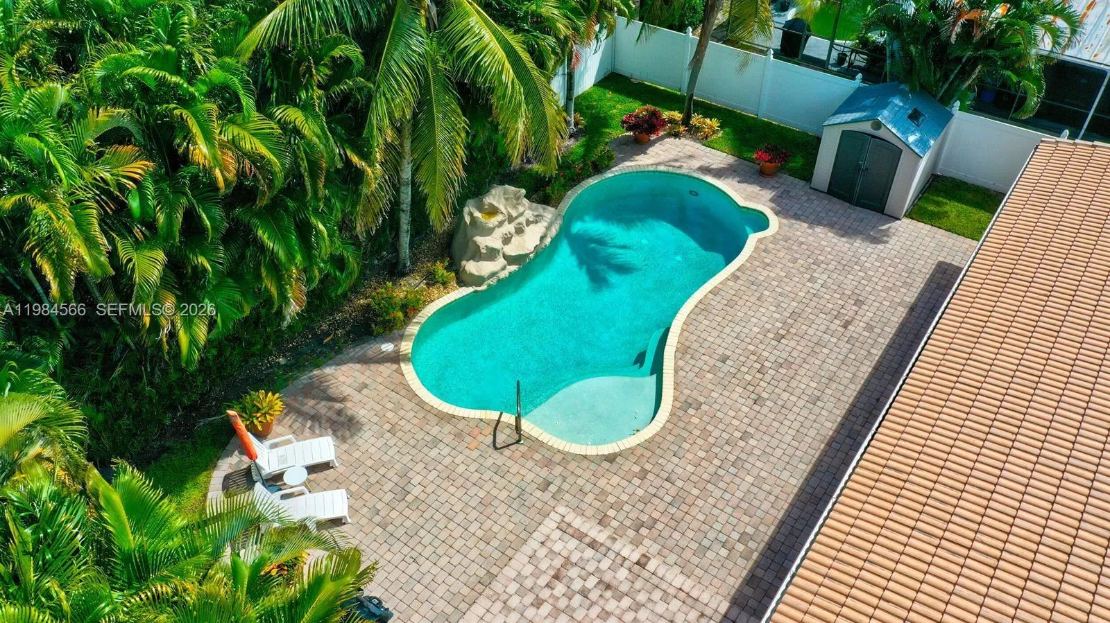 11 Forest Hills Ln, Boca Raton FL 33431