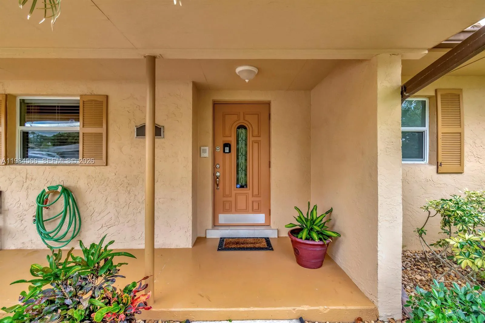 11 Forest Hills Ln, Boca Raton FL 33431