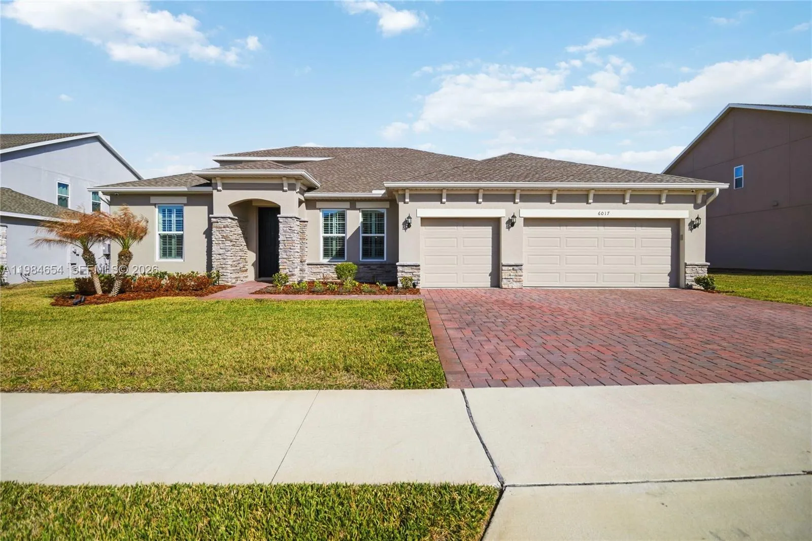 5 bedroom 4 bath for sale at 6017 sierra crown st, Other City - In The State Of Florida FL 32757