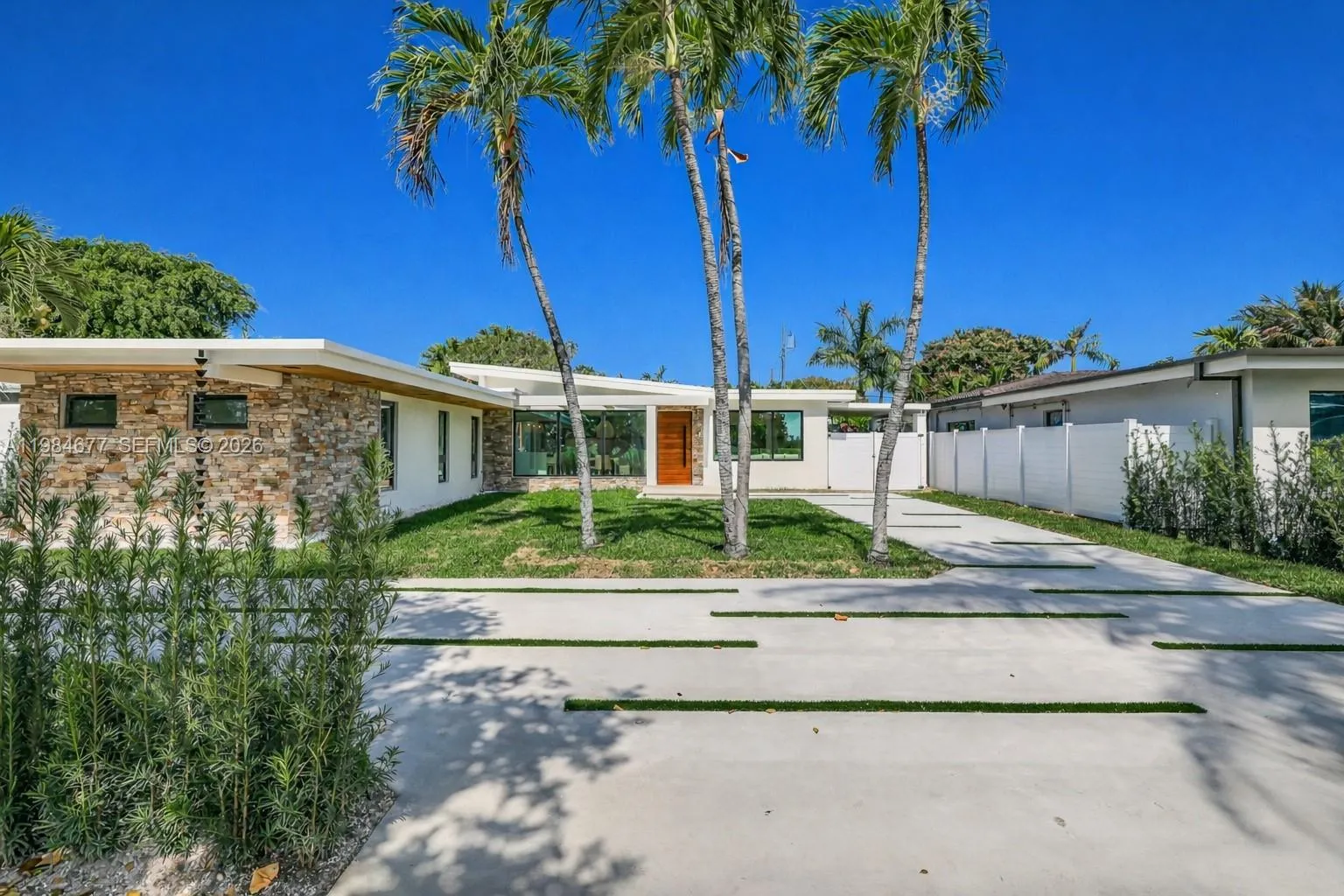4 bedroom 3 bath for sale at 905 Fairway Drive, Miami Beach FL 33141