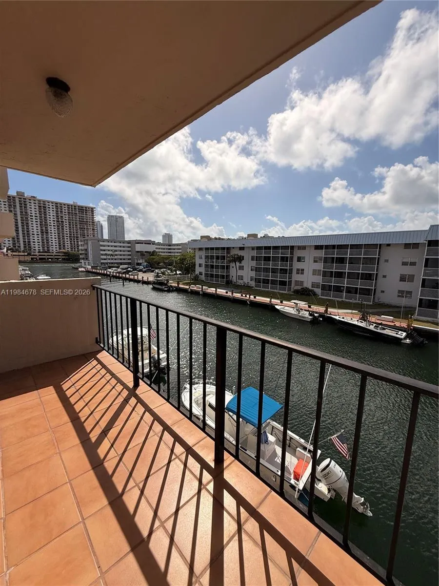 3860 NE 170th St # 304, North Miami Beach FL 33160