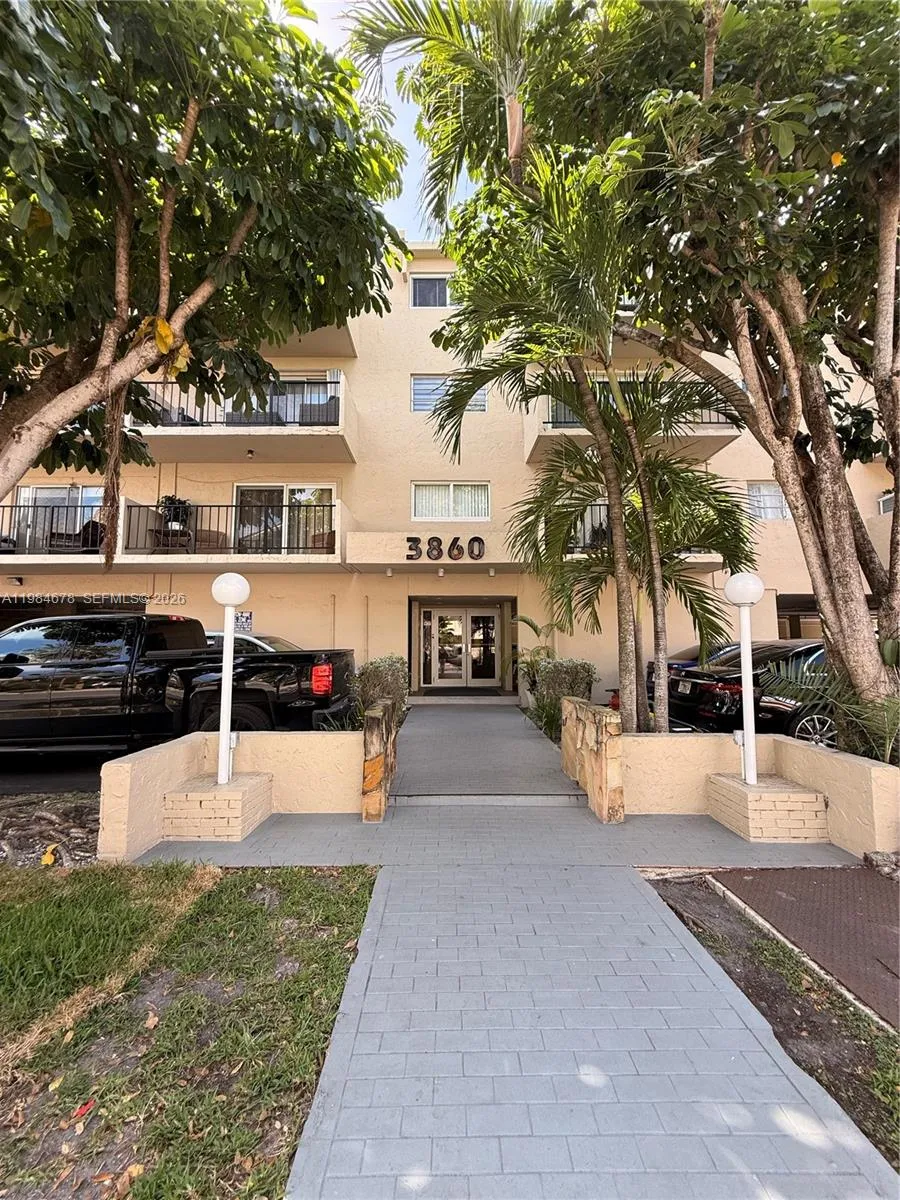 3860 NE 170th St # 304, North Miami Beach FL 33160