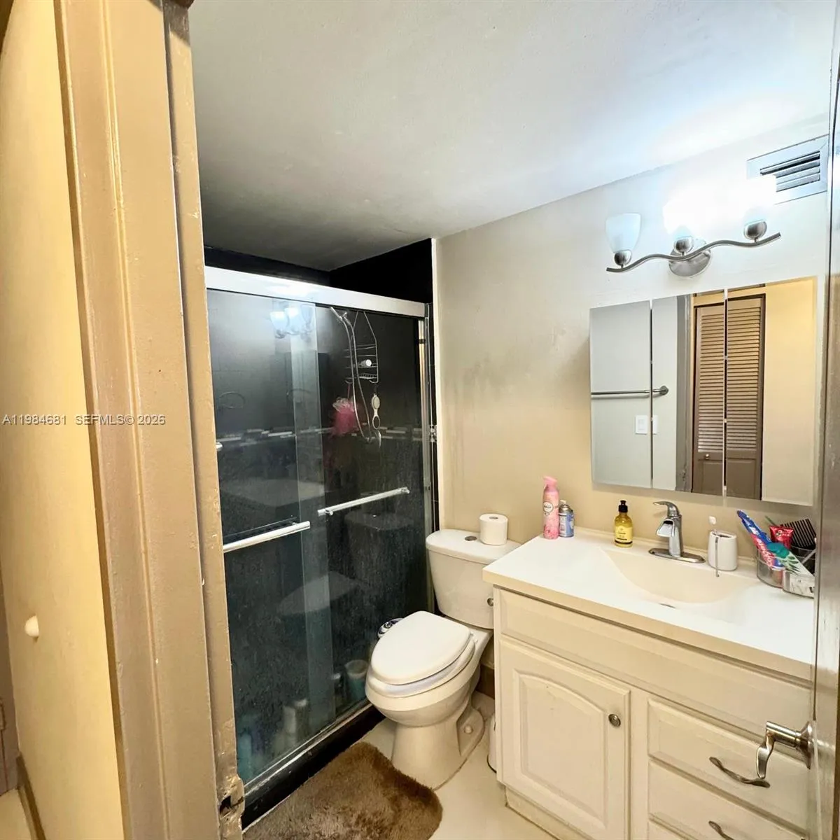 999 Brickell Bay Dr # 1506, Miami FL 33131