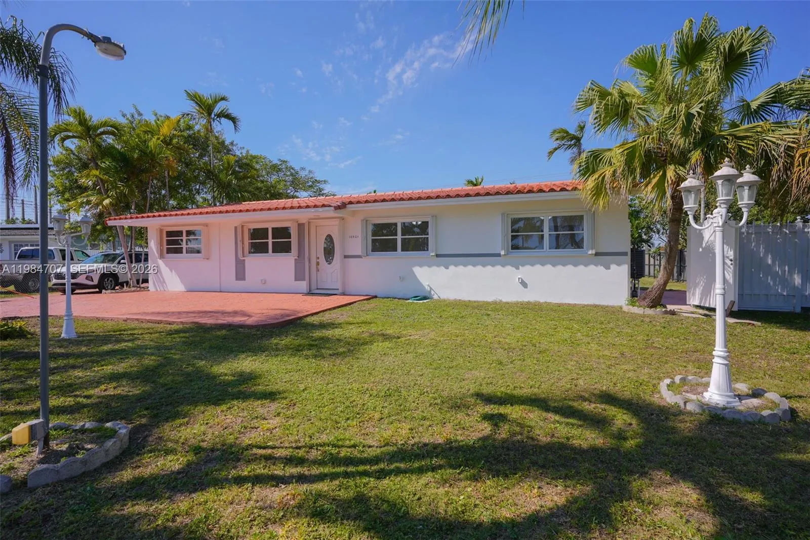 3 bedroom 2 bath for sale at 10521 SW 41st Ter, Miami FL 33165