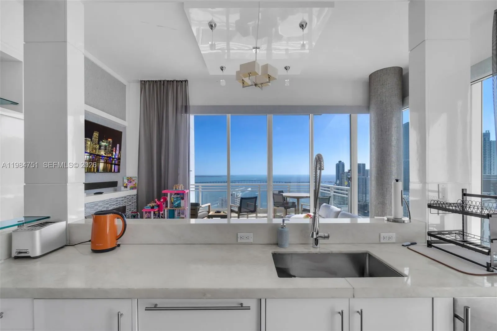 4 bedroom 4 bath for sale at 900 Brickell Key Blvd # 2904, Miami FL 33131