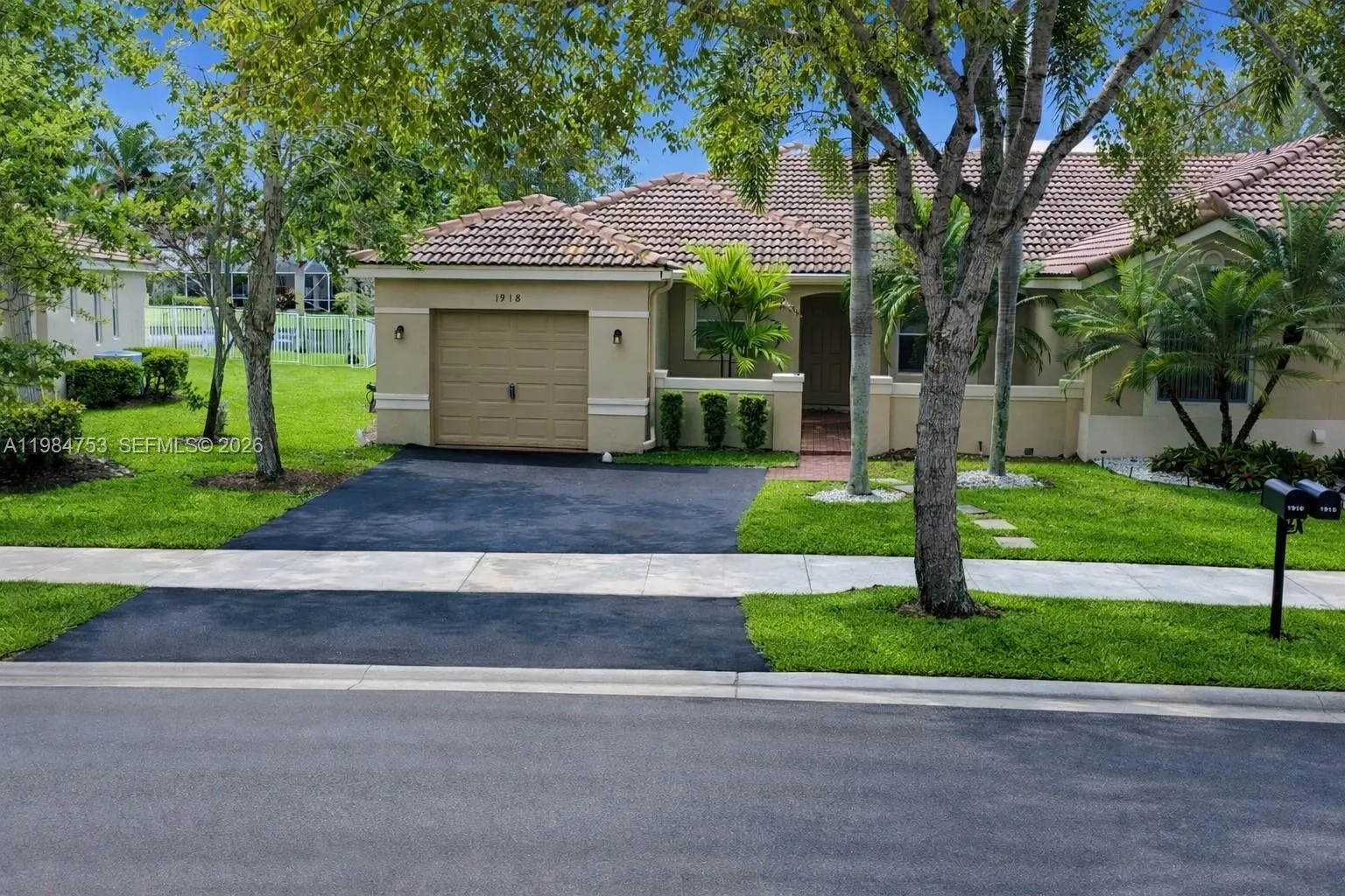 1918 Andromeda Ln # 1918, Weston FL 33327