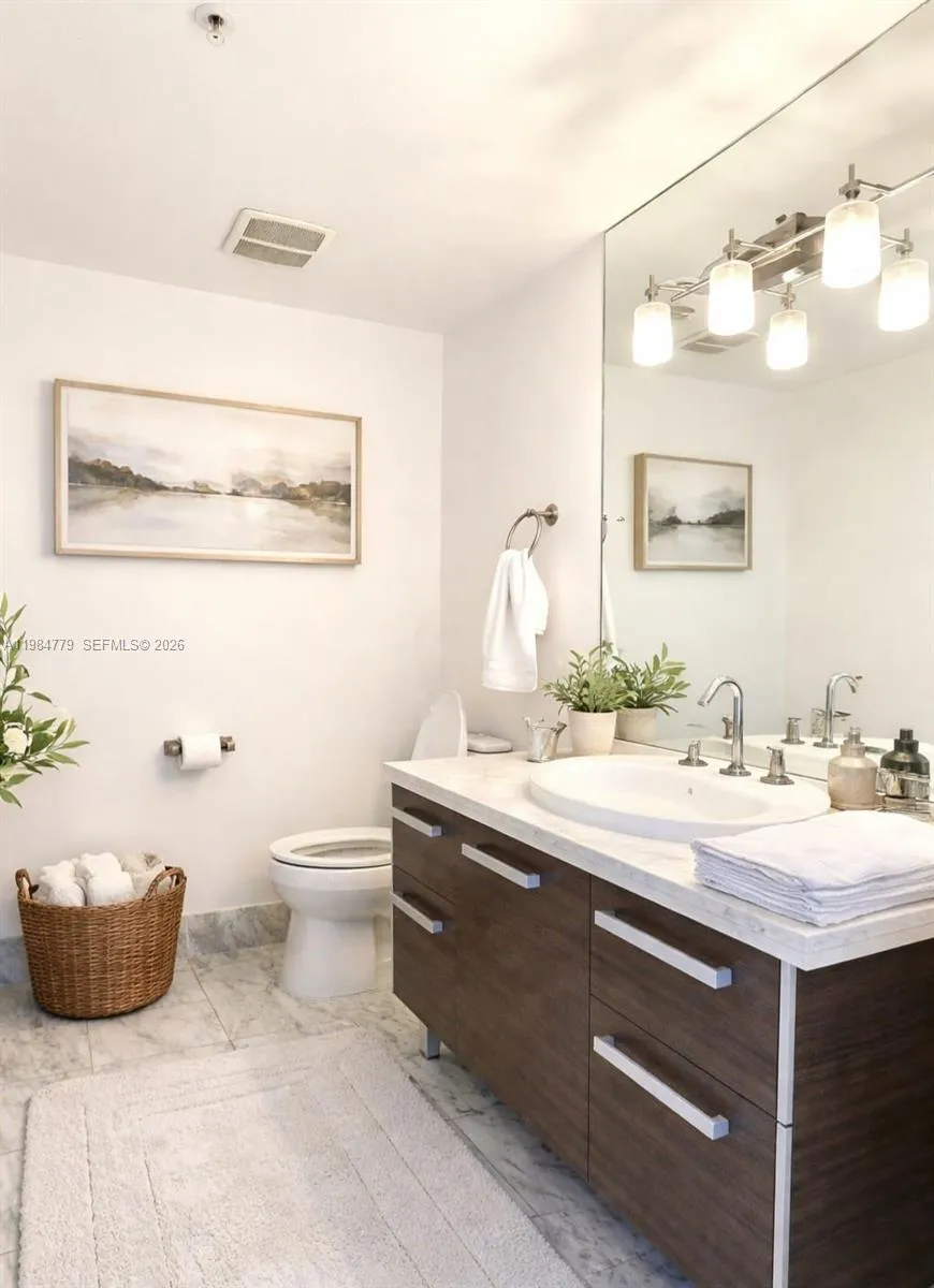 253 NE 2nd St # 433, Miami FL 33132