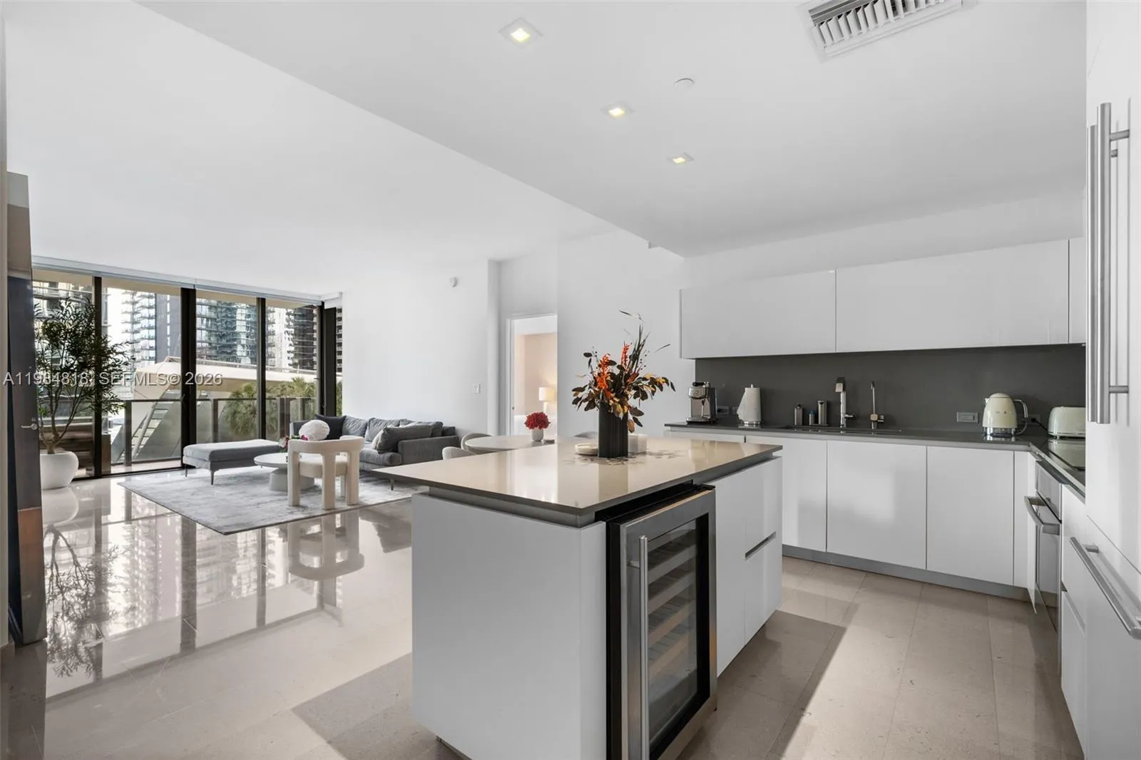 2 bedroom 2 bath for sale at 88 SW 7th St # 809, Miami FL 33130