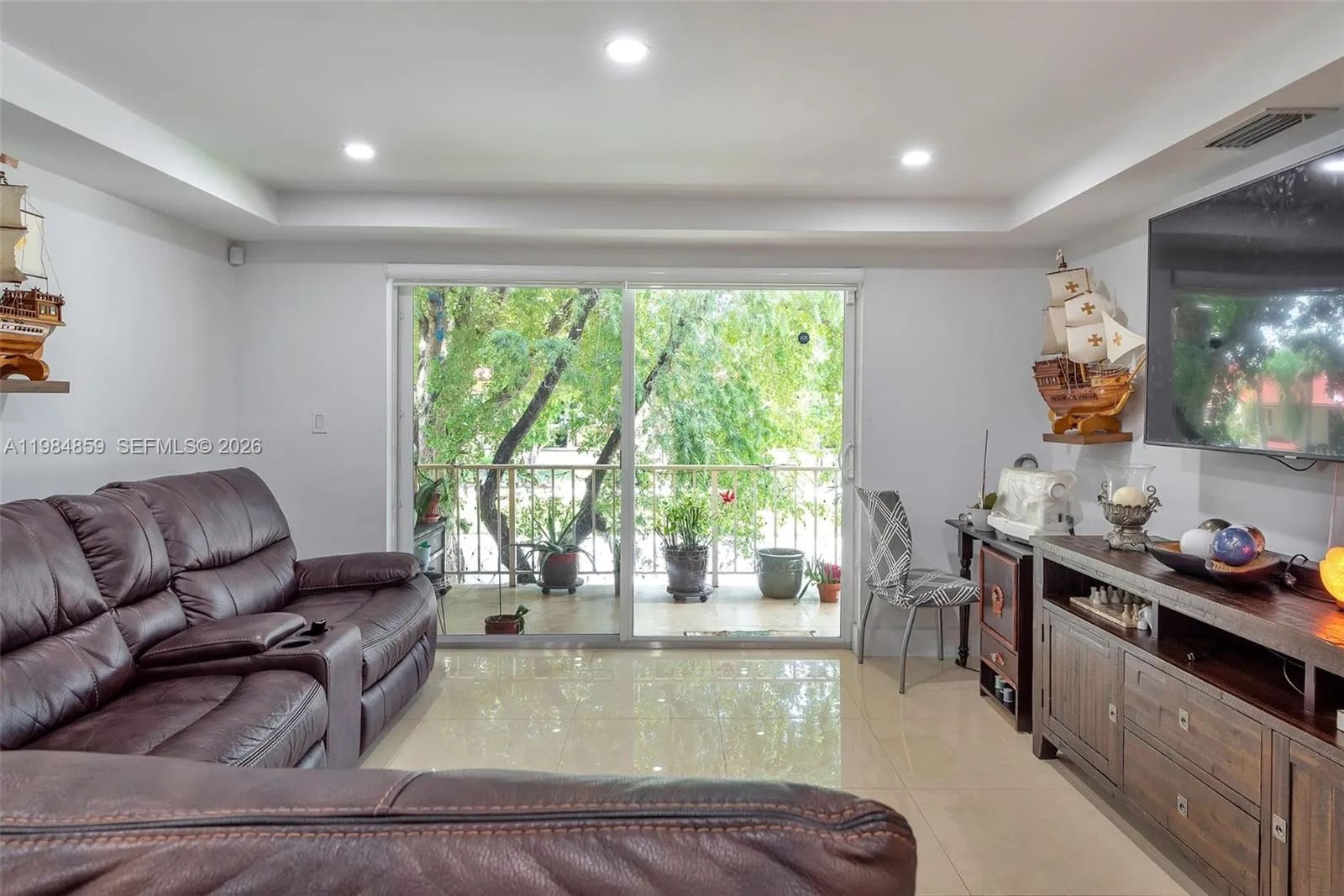 3 bedroom 2 bath for sale at 13700 SW 62nd St # 222, Miami FL 33183