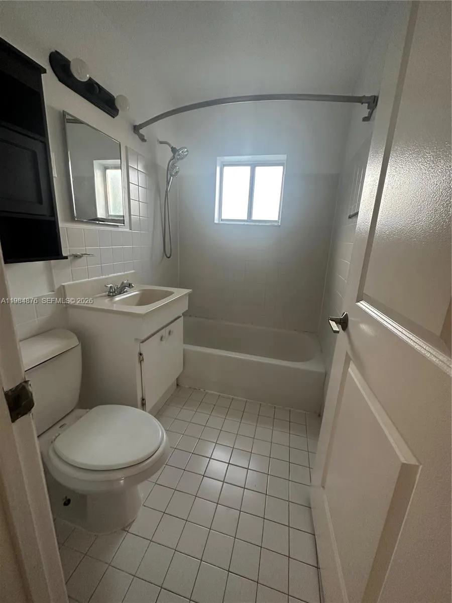 5743 Lincoln St # 1, Hollywood FL 33021