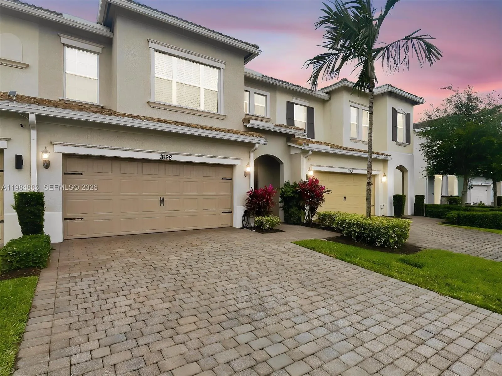 1628 Myrtle Oak Ter, Hollywood FL 33021