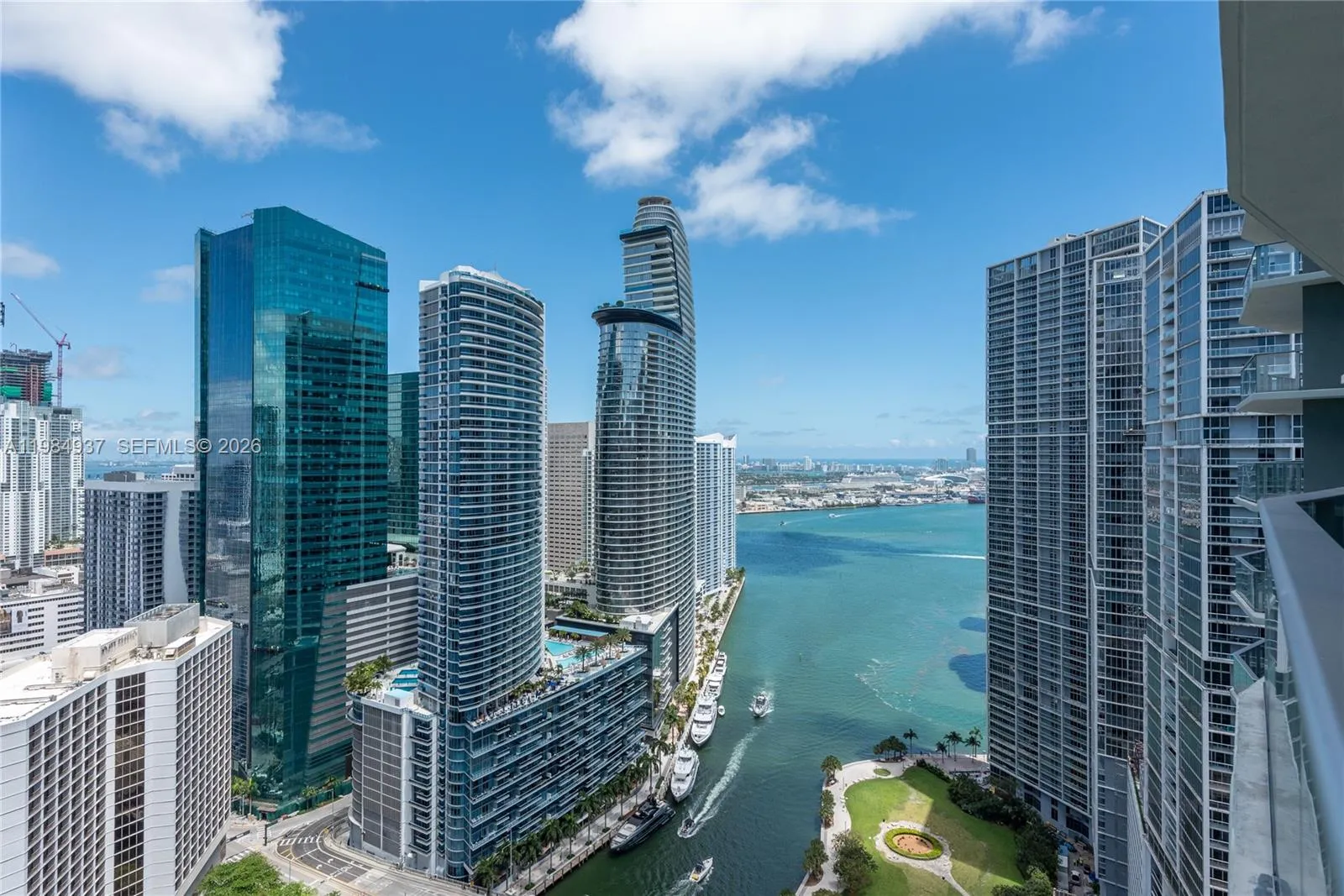 77 SE 5th Street # 4004, Miami FL 33131
