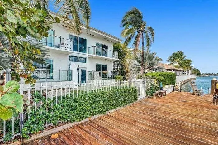 2 bedroom 2 bath for sale at 7171 Bay Dr # 5, Miami Beach FL 33141