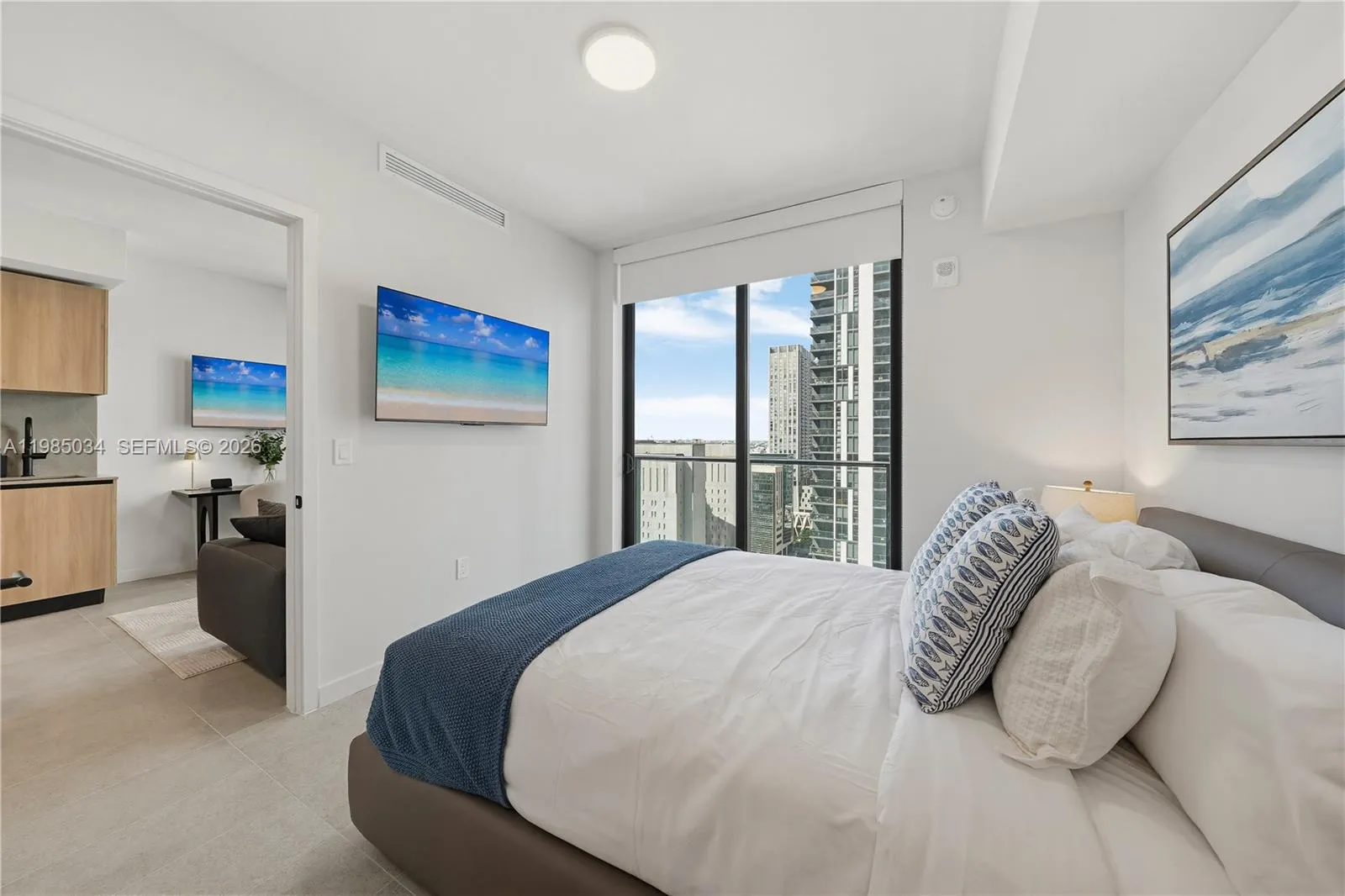 121 NE 5th St # 2706, Miami FL 33132