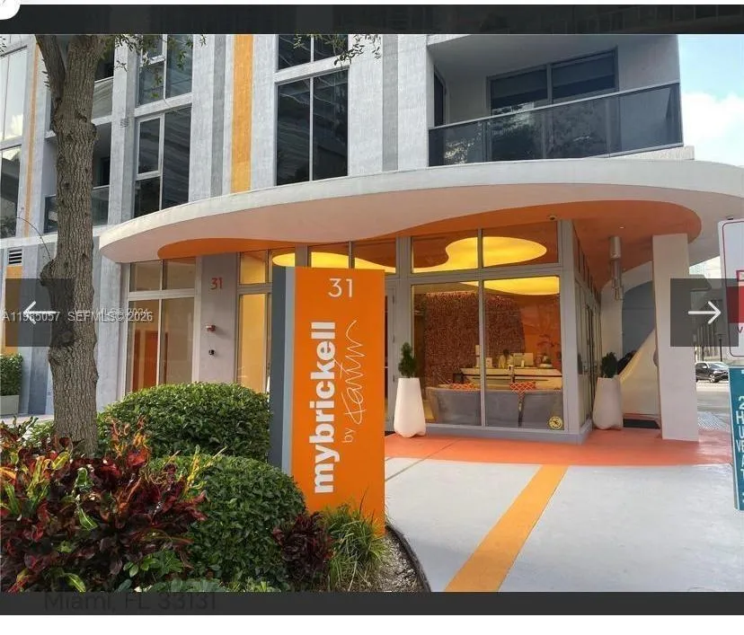 1 bedroom 2 bath for sale at 31 SE 6th St # 804, Miami FL 33131