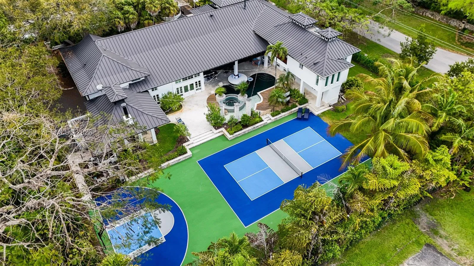 6 bedroom 5 bath for sale at 6700 SW 132nd St, Pinecrest FL 33156