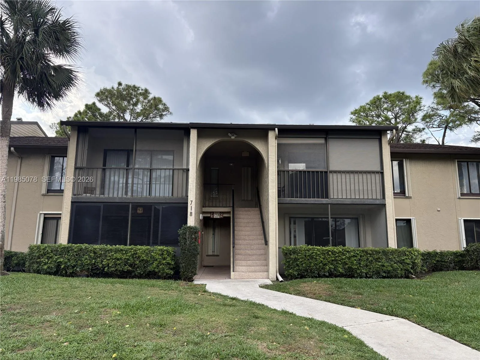 1 bedroom 1 bath for sale at 718 Sunny Pine Way # F2, Green Acres FL 33415