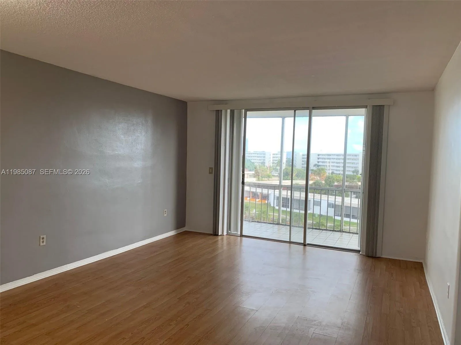 1 bedroom 1 bath for sale at 2859 Leonard Dr # G510, Aventura FL 33160