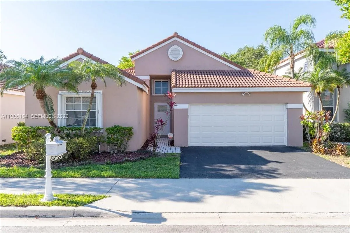 3 bedroom 2 bath for sale at 354 Bermuda Springs Dr, Weston FL 33326