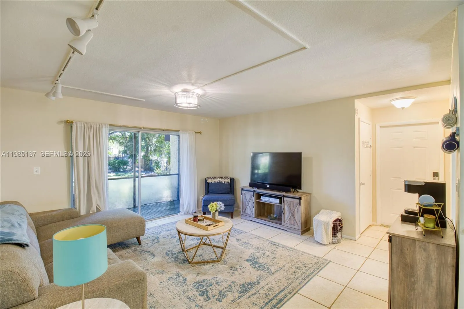 3095 N Oakland Forest Dr # 104, Oakland Park FL 33309