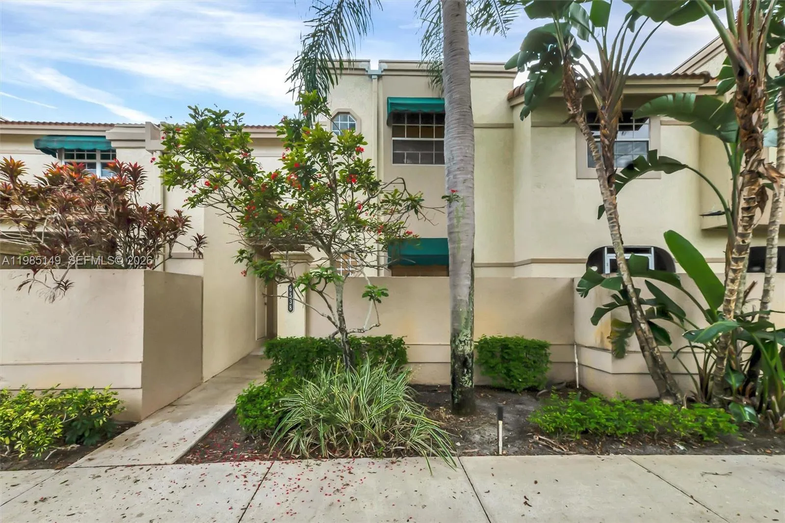 2 bedroom 2 bath for sale at 6538 Via Regina # 9, Boca Raton FL 33433