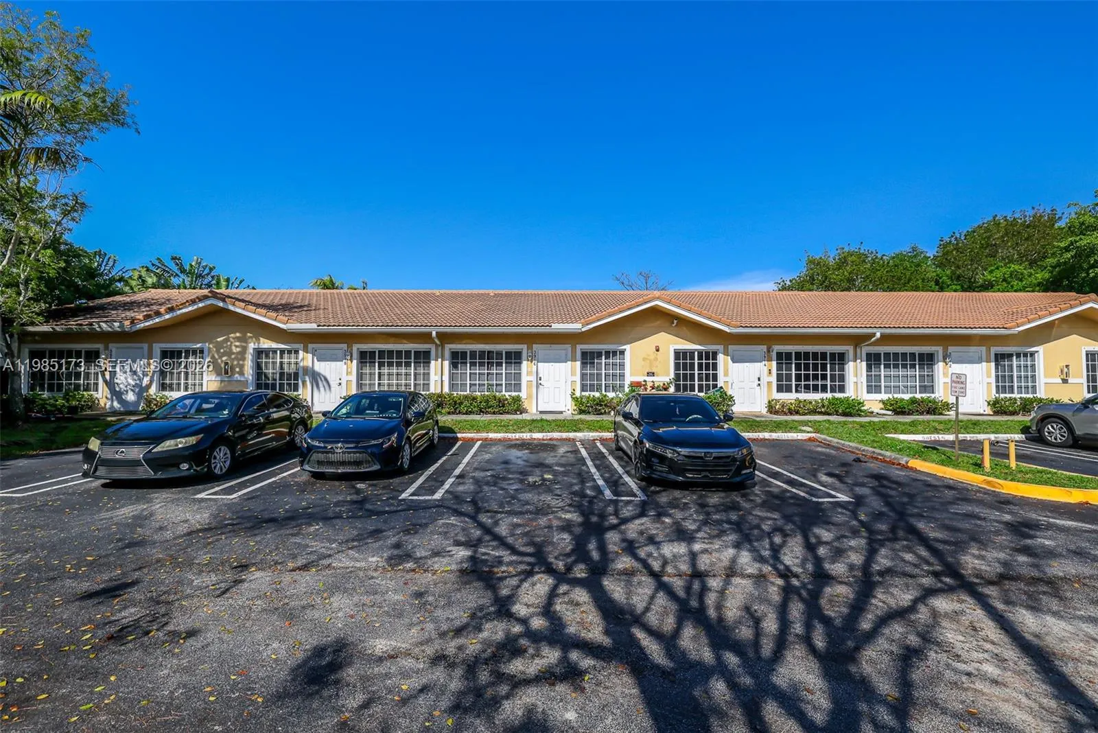 3916 SW 48th Ave, Pembroke Park FL 33023