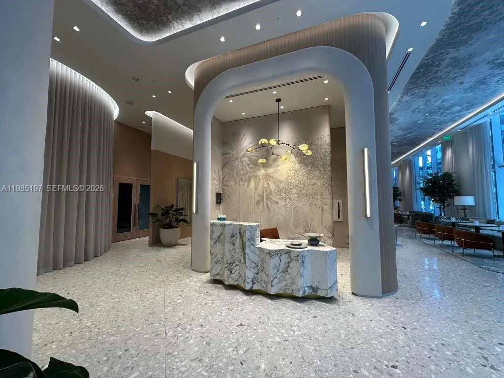 77 SE 5th Street # 1513, Miami FL 33131