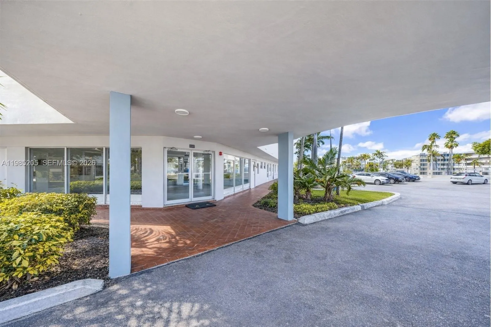 2 bedroom 1 bath for sale at 1750 NE 191st St # 1, Miami FL 33179