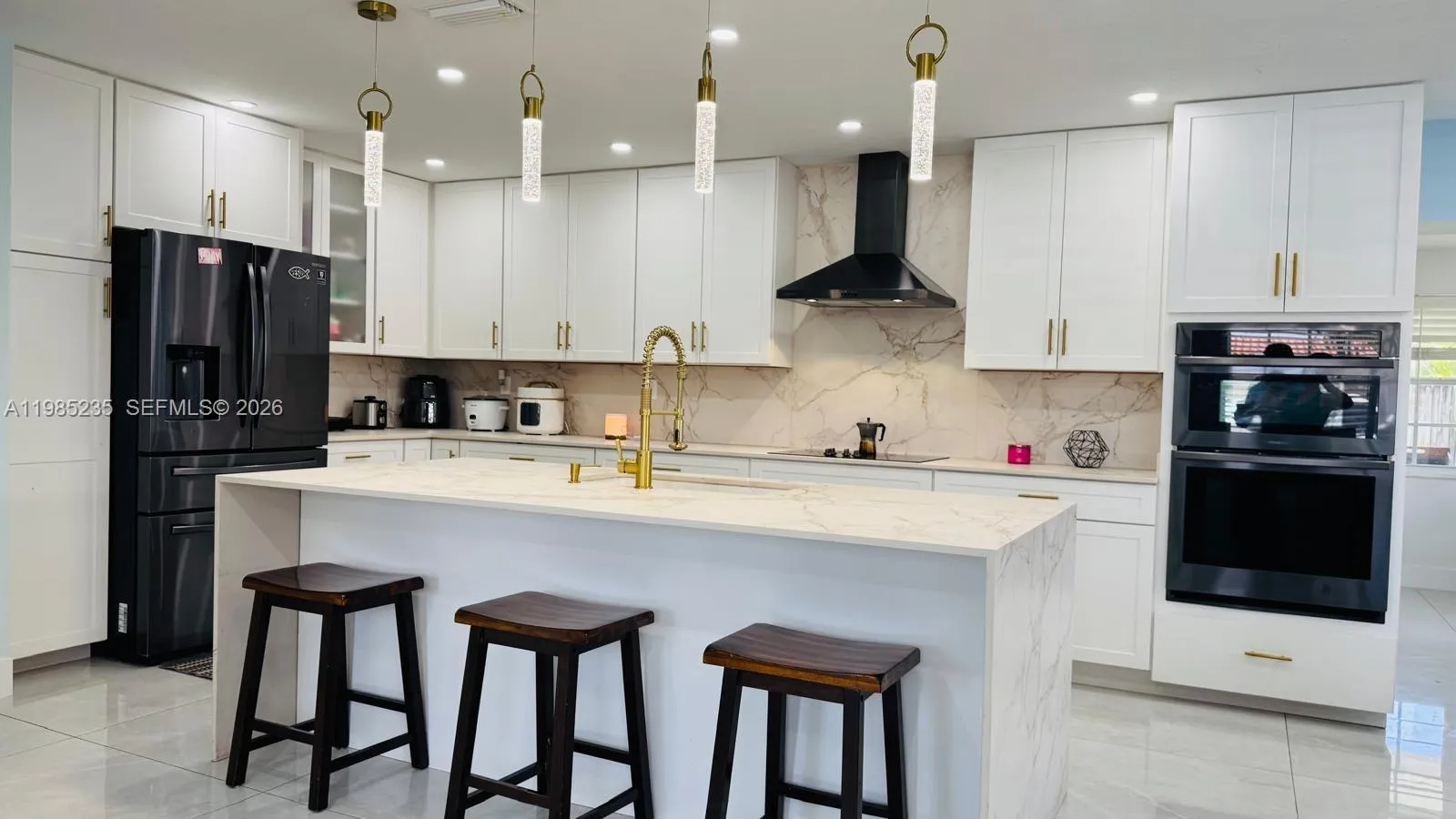 3 bedroom 2 bath for sale at 9770 SW 13th Ter, Miami FL 33174