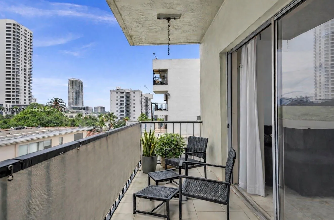 1236 Alton Rd # 304, Miami Beach FL 33139