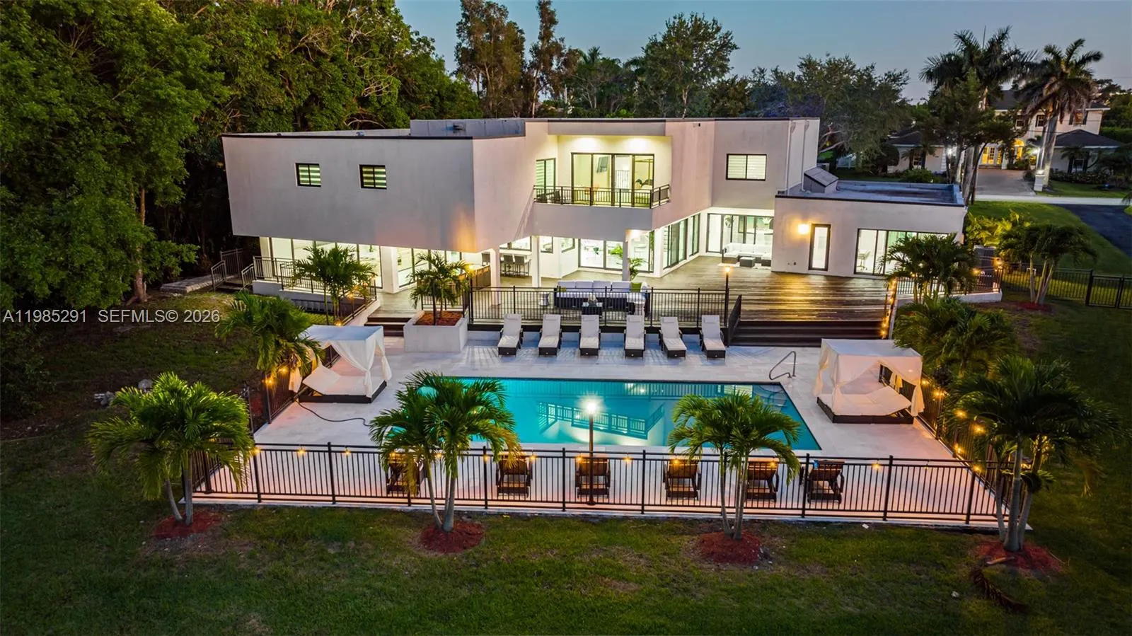 9 bedroom 6 bath for sale at 11861 NW 4th St, Plantation FL 33325