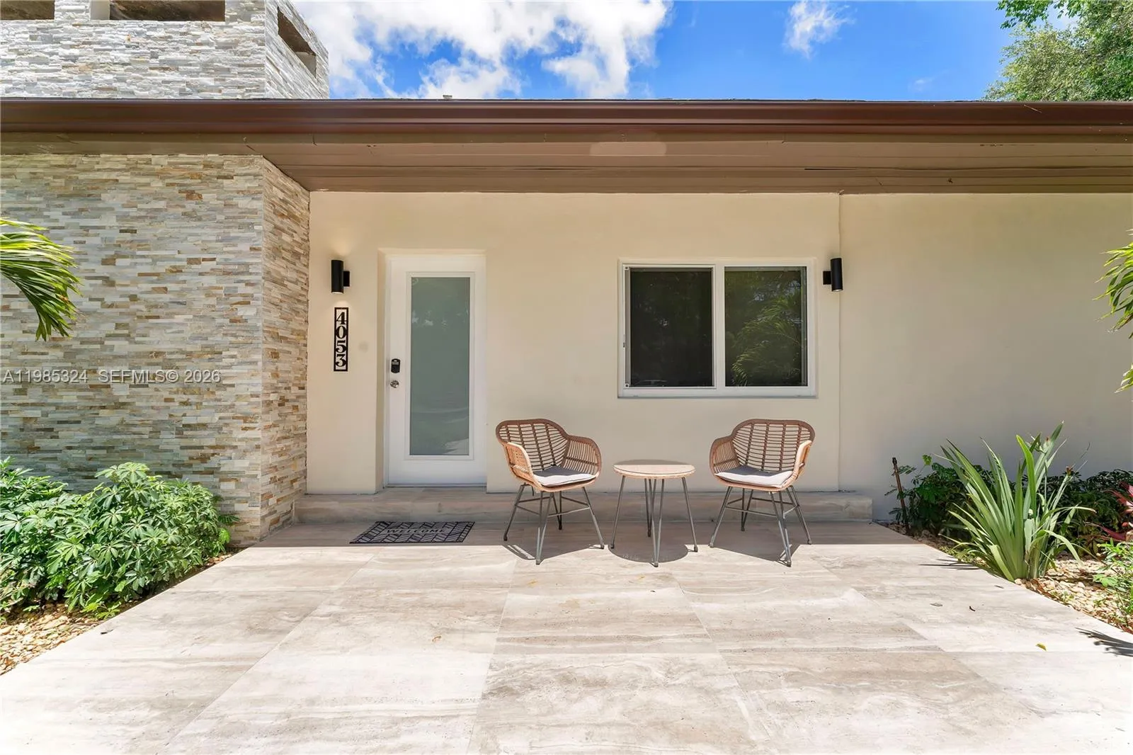 4053 SW 8th St, Plantation FL 33317